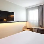 Campanile Prime - - La Defense מלון 3*