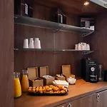 Campanile Prime - - La Defense מלון 3*