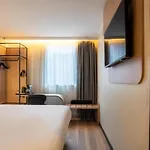 Campanile Prime - - La Defense