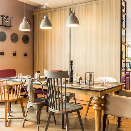 Campanile Paris Ouest - Pont De 3*