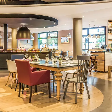 Campanile Paris Ouest - Pont De Hotel 3*