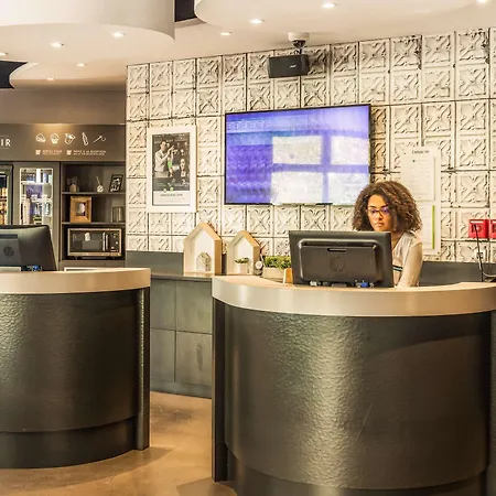 Hotel Campanile Paris Ouest - Pont De 3*