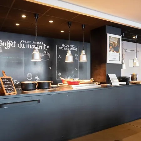 钟楼巴黎西苏尔纳港酒店 酒店