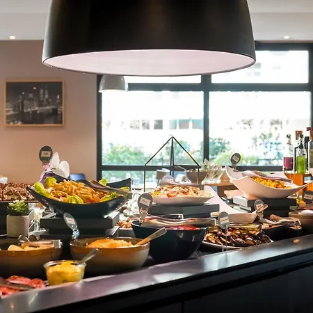 Hotel Campanile Prime - - La Defense