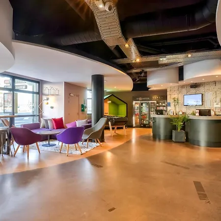 Campanile Paris Ouest - Pont De Hotel 3*