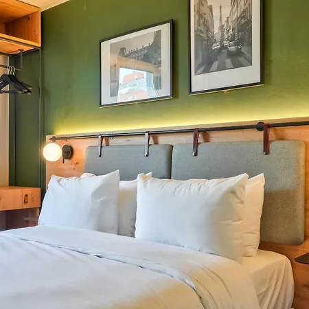 Hotel Campanile Paris Ouest - Pont De 3*
