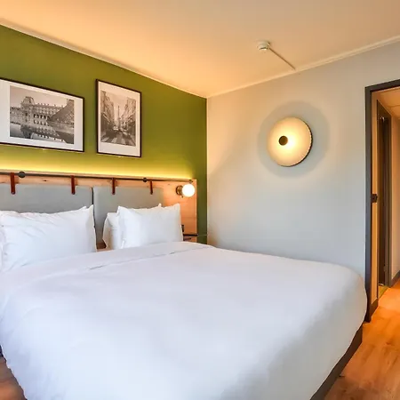 Campanile Paris Ouest - Pont De 3*