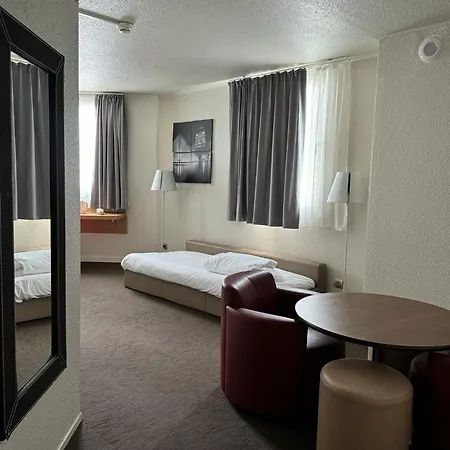 Campanile Paris Ouest - Pont De Hotel Suresnes