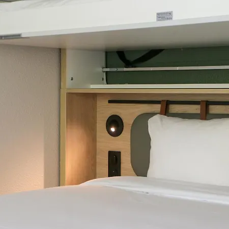Hotel Campanile Paris Ouest - Pont De