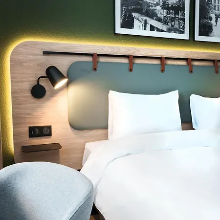 Campanile Paris Ouest - Pont De Hotel