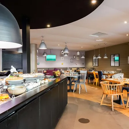 Hotel Campanile Prime - - La Defense