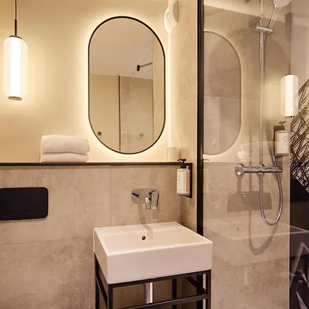 Hotel Campanile Prime - - La Defense