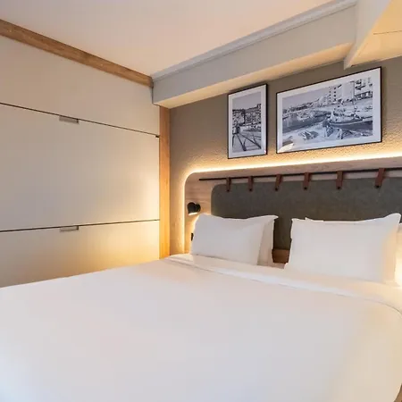 Campanile Prime - - La Defense