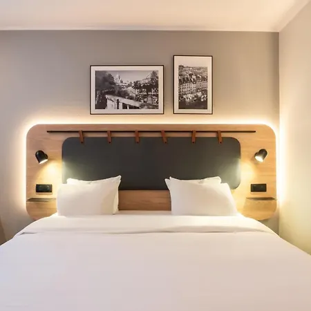 Campanile Prime - - La Defense 3*