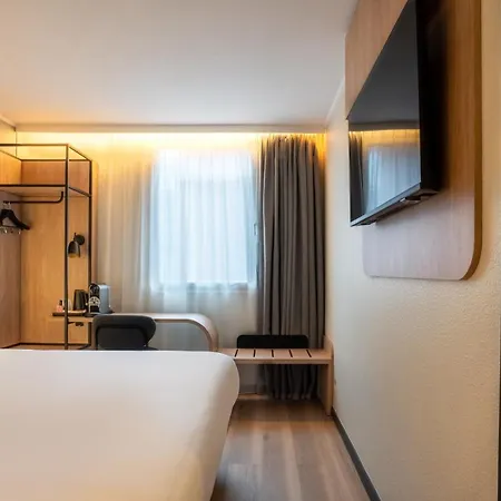 Campanile Prime - - La Defense