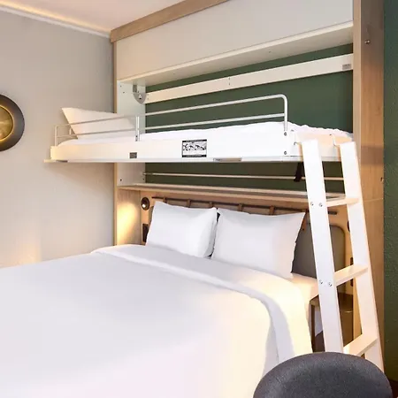 Hotel Campanile Prime - - La Defense Suresnes