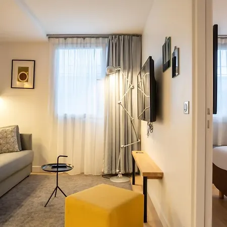 Campanile Prime - - La Defense 3*