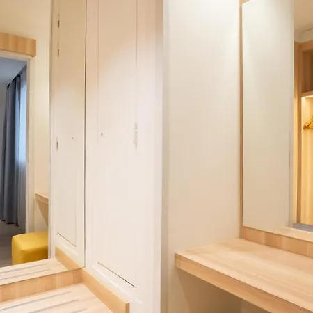 Campanile Prime - - La Defense シュレンヌ