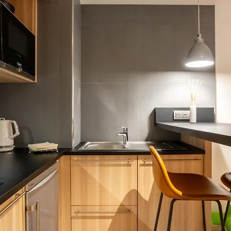 Campanile Prime - - La Defense 3*
