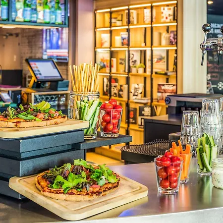 Hotel Campanile Prime - - La Defense 3*
